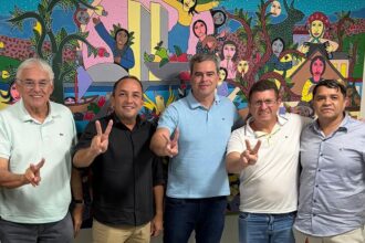 George Morais durante encontro com lideranças políticas em Massaranduba, anunciando novos apoios à sua pré-campanha a deputado federal.