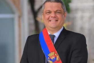 Edvaldo Neto celebra vitória nas eleições suplementares de Cabedelo após confirmação do resultado pelo TRE.