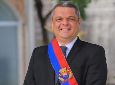 Edvaldo Neto celebra vitória nas eleições suplementares de Cabedelo após confirmação do resultado pelo TRE.