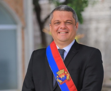 Edvaldo Neto celebra vitória nas eleições suplementares de Cabedelo após confirmação do resultado pelo TRE.