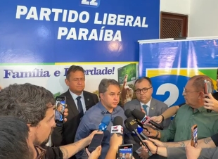 Durante coletiva, Efraim Filho afirmou que diplomação de Edvaldo Neto tem que ser suspensa