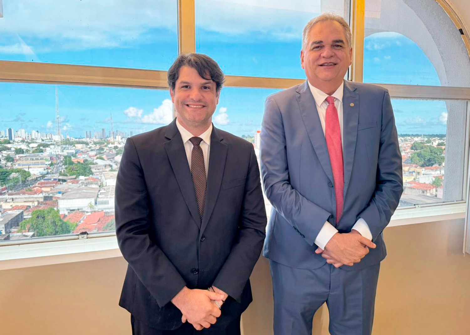 Léo Bezerra e Fred Coutinho durante reunião no Tribunal de Justiça da Paraíba sobre parcerias institucionais