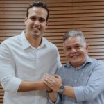 Lucas Ribeiro ao lado de Eurípides Leal durante anúncio de apoio do Mobiliza na Paraíba