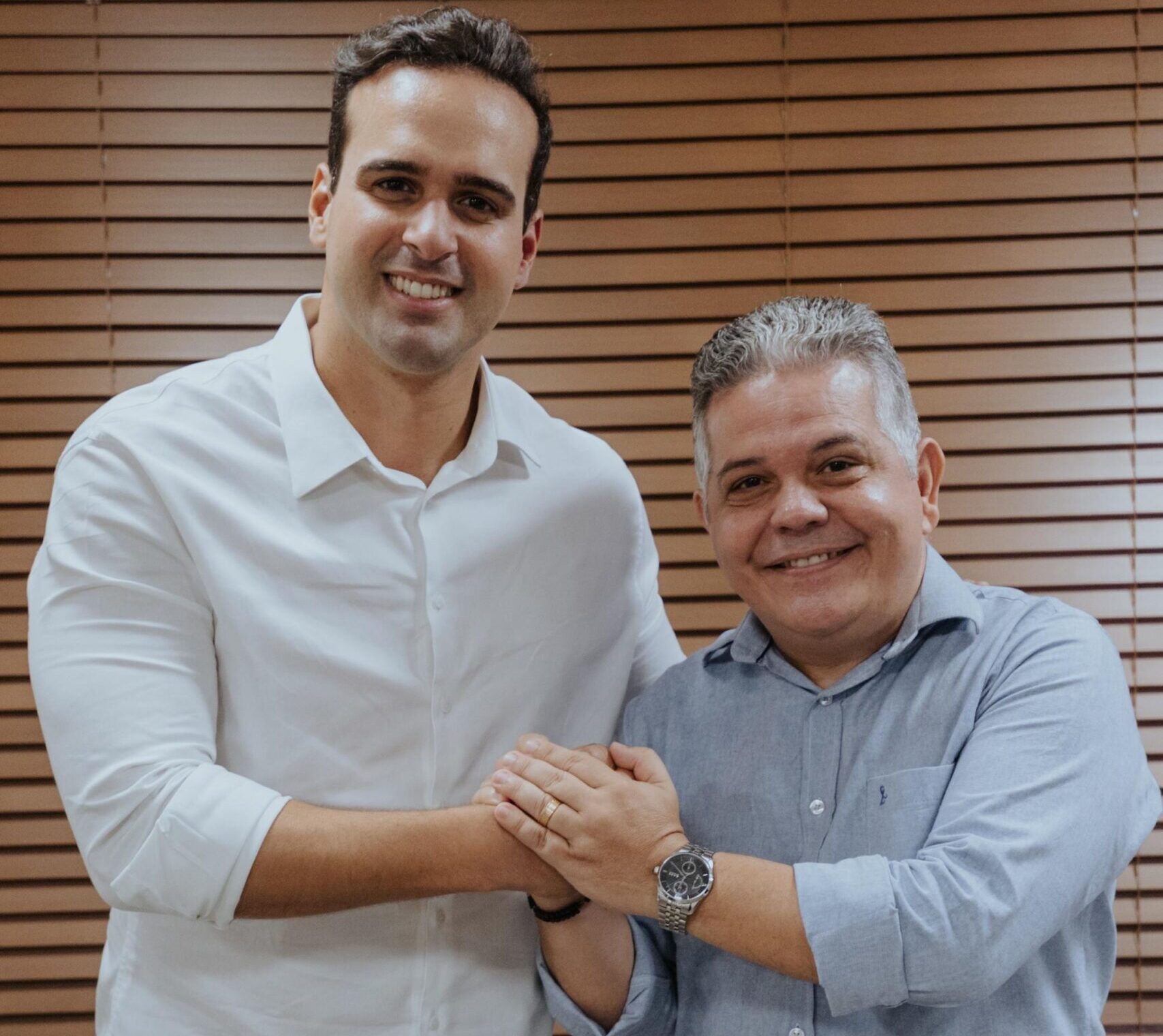 Lucas Ribeiro ao lado de Eurípides Leal durante anúncio de apoio do Mobiliza na Paraíba