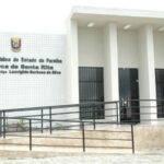 Fachada de prédio público em Santa Rita relacionada à ação do MPPB sobre servidores temporários.