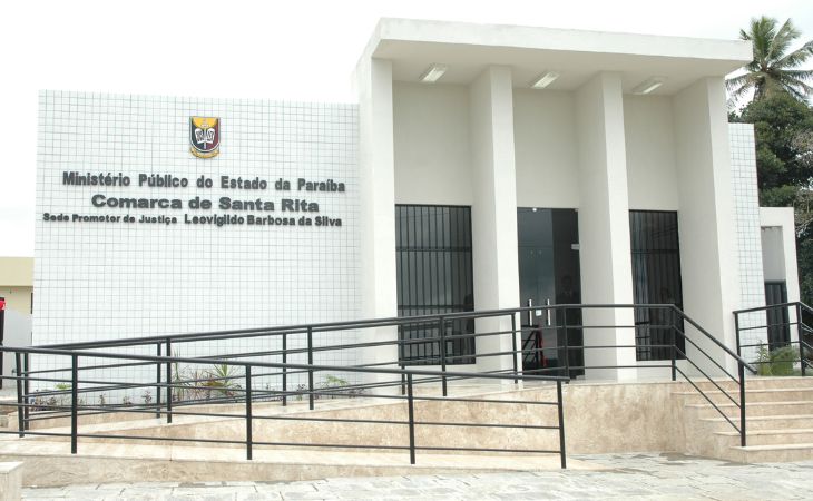 Fachada de prédio público em Santa Rita relacionada à ação do MPPB sobre servidores temporários.