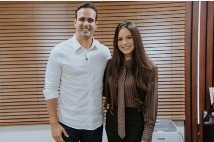 Marina Lacerda ao lado de Lucas Ribeiro durante anúncio de apoio político na Paraíba