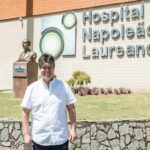 Ruy Carneiro durante visita ao Hospital Napoleão Laureano após retomada de transplantes pelo SUS