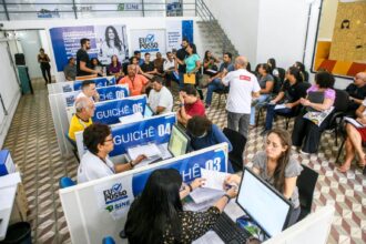 Atendimento no Sine-JP em João Pessoa com candidatos em busca de vagas de emprego