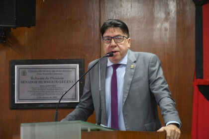 Cemitério público em João Pessoa apresenta necessidade de manutenção apontada por vereador durante sessão na Câmara