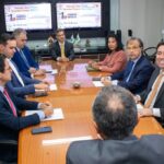 Reunião no TCE-PB com autoridades dos três Poderes para discutir gestão pública