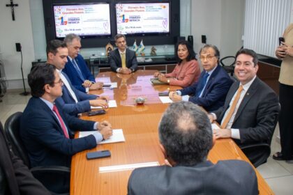 Reunião no TCE-PB com autoridades dos três Poderes para discutir gestão pública
