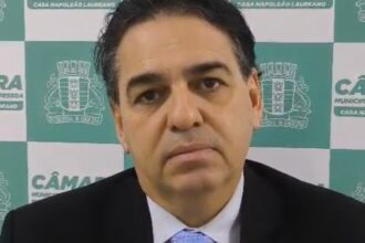 Vereador Fábio Carneiro comenta avaliação da gestão de Léo Bezerra em João Pessoa.