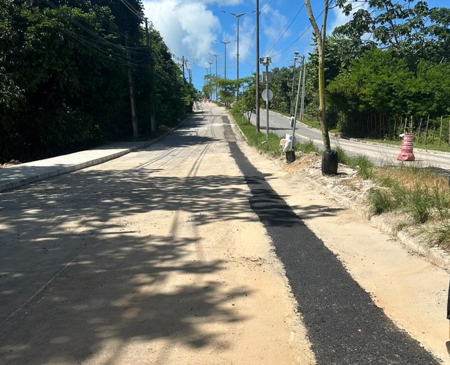 Trecho entre Bancários e Altiplano recebeu novas tubulações, serviços de drenagem e recuperação das calçadas após deslizamento provocado pelas fortes chuvas.