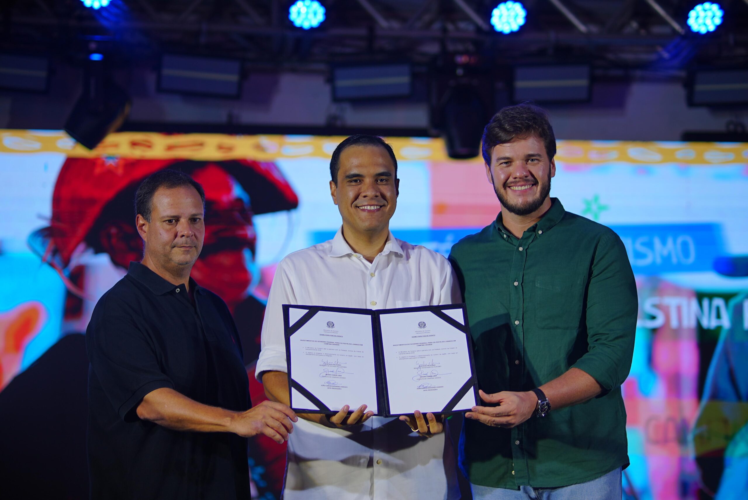 Evento no Quadrilhódromo anuncia investimento do Ministério do Turismo para O Maior São João do Mundo.
