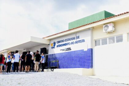 Governador Lucas Ribeiro durante inauguração do Centro Especializado em Reabilitação (CER) de Picuí.