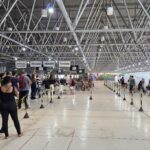 Eleitores em fila para atendimento da Justiça Eleitoral na Paraíba