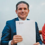 Entrega de carta técnica sobre jornada de trabalho ao deputado Hugo Motta em João Pessoa