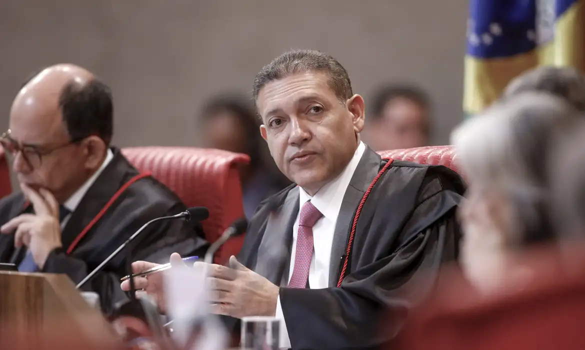 Ministro Nunes Marques durante sessão do STF em Brasília