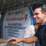Governador Lucas Ribeiro durante entrega da adutora em Itaporanga