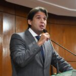 Vereador Milanez Neto durante discurso na Câmara Municipal de João Pessoa