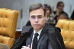 Ministro André Mendonça durante sessão do Supremo Tribunal Federal