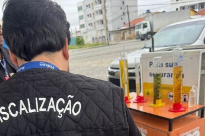 Fiscalização do Procon-PB em posto de combustíveis na Paraíba