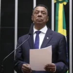 Deputado federal Damião Feliciano durante entrevista sobre a formação da chapa governista para as eleições na Paraíba.