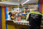 Equipe do Procon de Campina Grande realiza orientação a consumidores durante os festejos juninos no Parque do Povo.