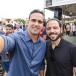 Prefeito Lucas Pereira e Lucas Ribeiro durante evento político no Sertão da Paraíba.