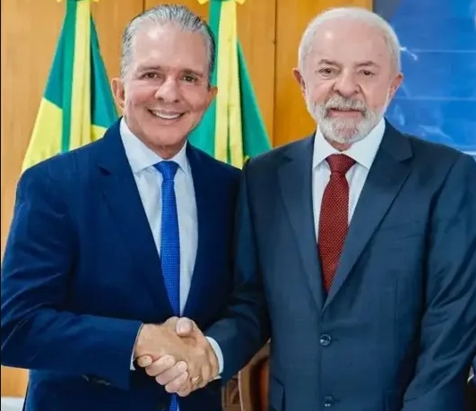 Nabor Wanderley, Hugo Motta e o presidente Lula em contexto político relacionado às eleições na Paraíba.