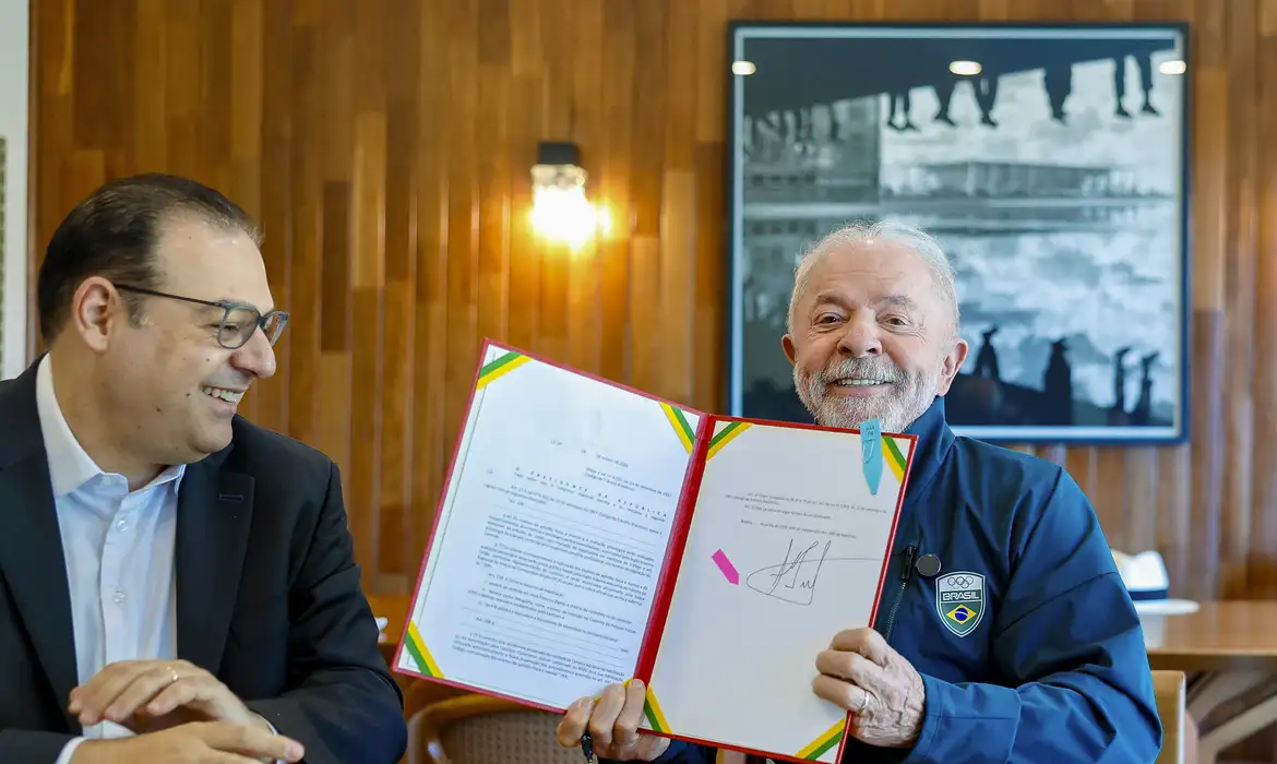 Presidente Lula sancionou Lei que garante renovação automática e gratuita da CNH para motoristas cadastrados como bons condutores