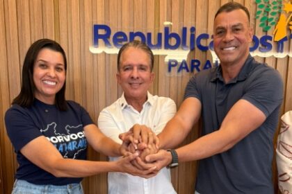 Nabor Wanderley recebe apoio político do prefeito Major Sidnei, de Denise Ribeiro e de vereadores de Sapé para sua pré-candidatura ao Senado.
