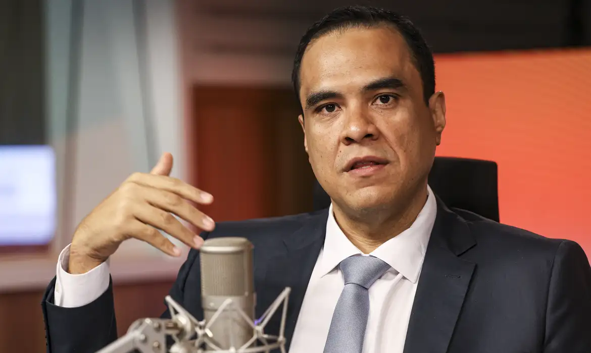 Ministro do Turismo anuncia novas regras do Fungetur durante evento em João Pessoa voltadas a mulheres empreendedoras vítimas de violência.