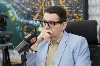 Fabiano Gomes durante o programa Ô Paraíba Boa, no qual fez denúncias envolvendo um secretário da Prefeitura de João Pessoa.