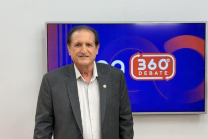 Deputado estadual Hervázio Bezerra durante entrevista ao programa Liga 360 Debate, da TV Norte Paraíba.