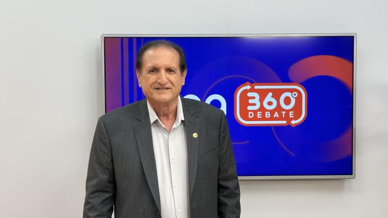 Deputado estadual Hervázio Bezerra durante entrevista ao programa Liga 360 Debate, da TV Norte Paraíba.