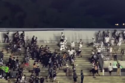 Torcedores do Botafogo-PB no estádio Almeidão durante partida da Série C do Campeonato Brasileiro.