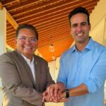Lucas Ribeiro e Adriano Galdino durante reunião na Granja Santana