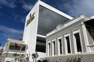 Plenário da Câmara Municipal de João Pessoa durante a abertura dos trabalhos legislativos do segundo semestre de 2026.