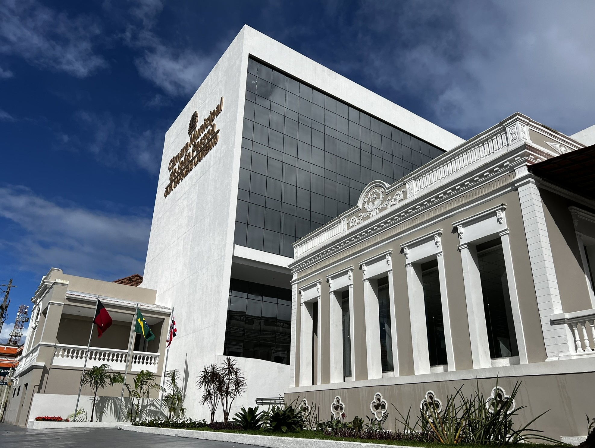 Plenário da Câmara Municipal de João Pessoa durante a abertura dos trabalhos legislativos do segundo semestre de 2026.