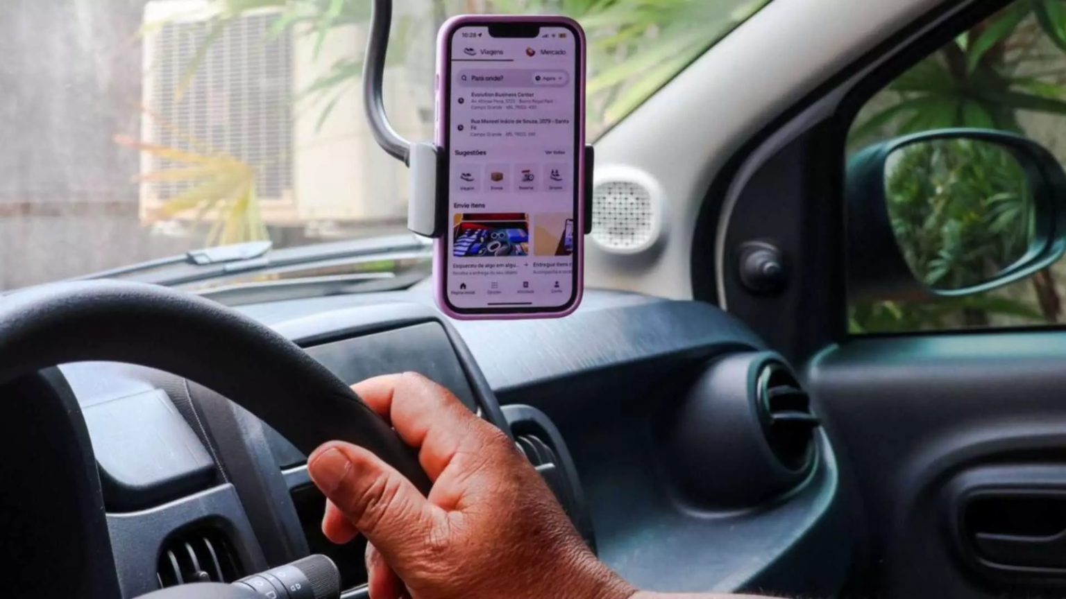 TSE proíbe adesivos em carros de aplicativo