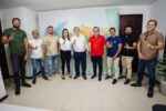 João Azevêdo ao lado de lideranças políticas de Jacaraú durante anúncio de apoio à candidatura ao Senado.