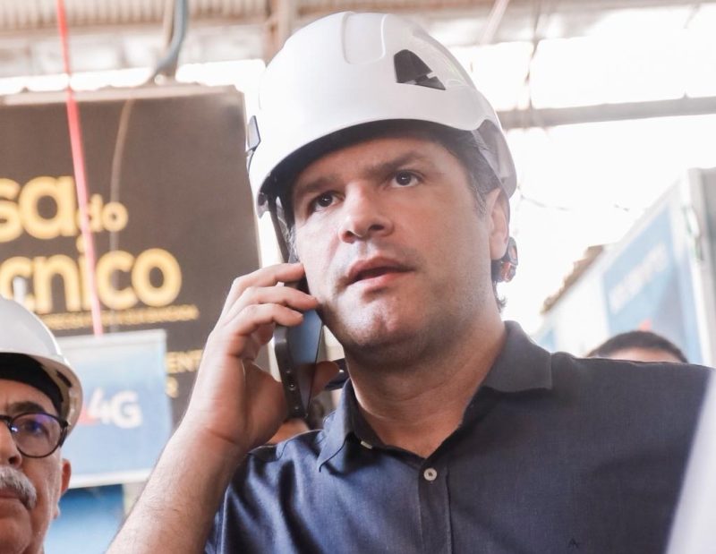 Prefeitura cria linha de crédito para comerciantes atingidos por incêndio no Centro dos Camelôs