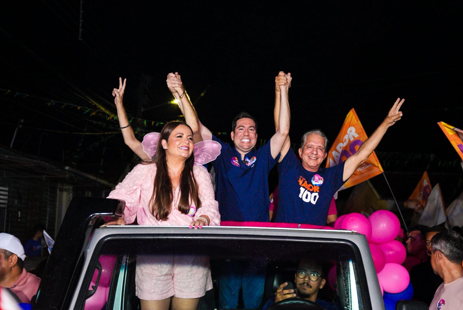 Nabor Wanderley participa de caminhada no bairro São Bento, em Bayeux