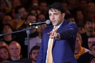 Renan Santos, candidato à Presidência pelo Missão, durante agenda de campanha
