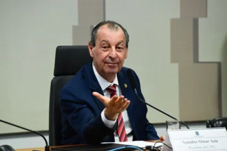 Senado analisa PEC que prevê o fim da escala de trabalho 6x1