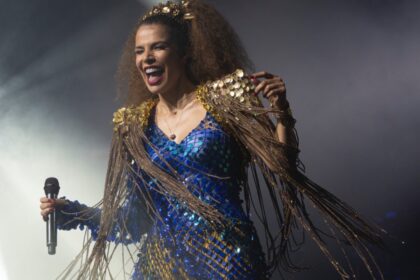 Vanessa da Mata se apresenta ao lado da Orquestra Sinfônica da Paraíba em concerto gratuito na Praça do Povo do Espaço Cultural, em João Pessoa.
