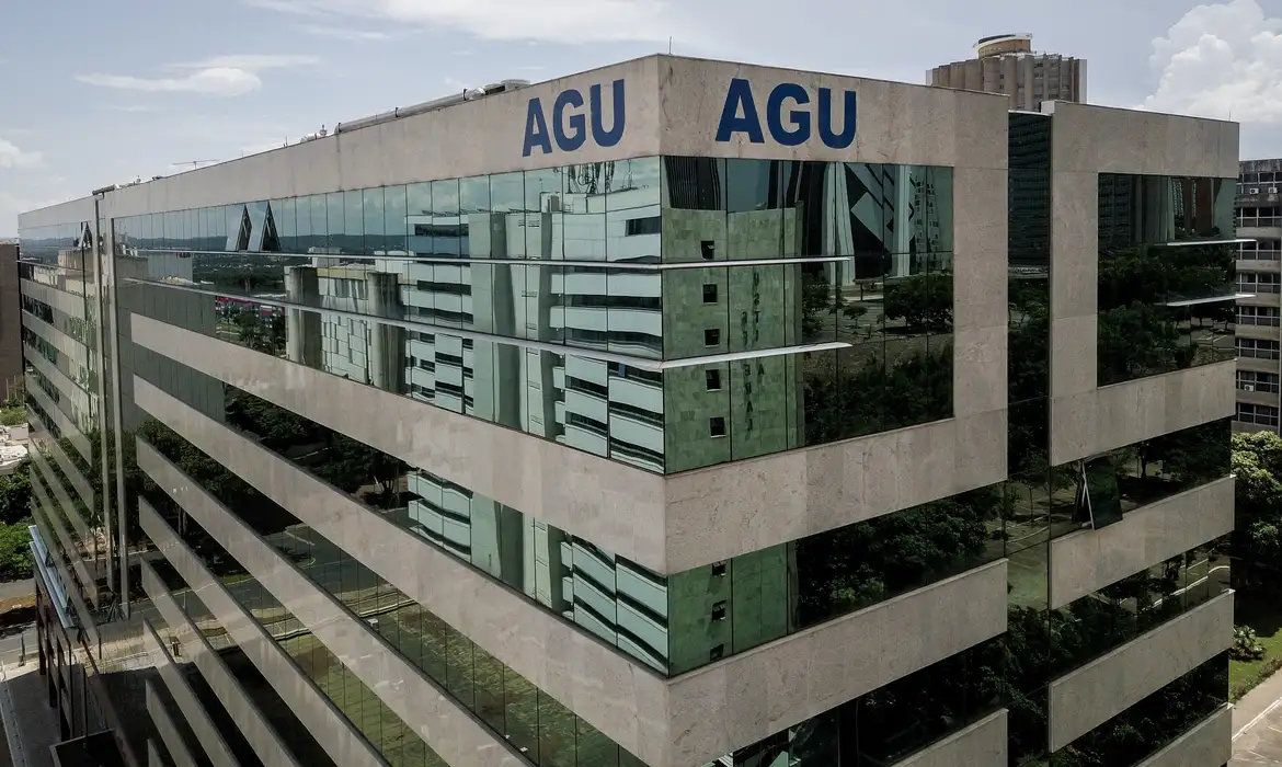 AGU pede a Fachin suspensão de afastamento de diretor-geral da Polícia Federal