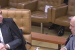 Ministros Alexandre de Moraes e André Mendonça durante sessão do STF